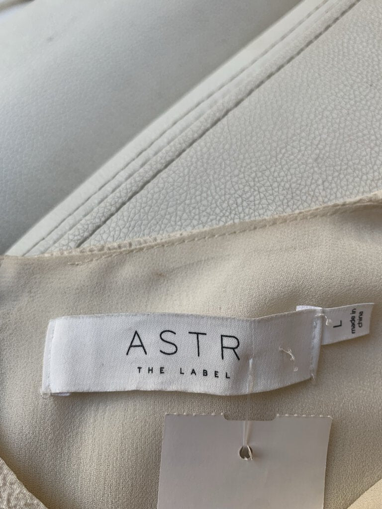 Astr Cream Gathered S/S Dress