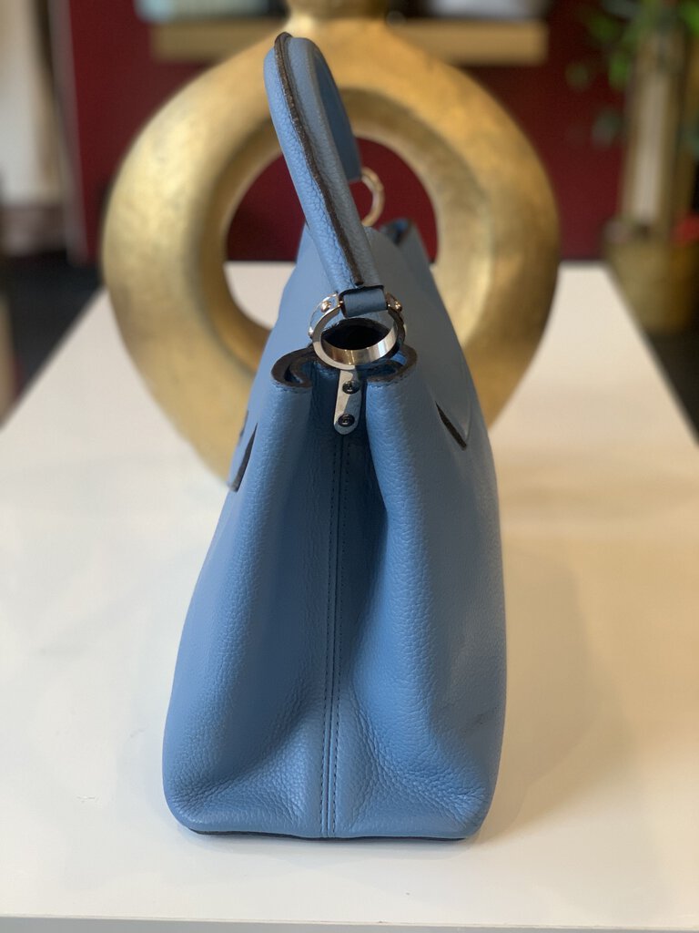 Louis Vuitton Blue Taurillon Capucines MM Shoulder Bag