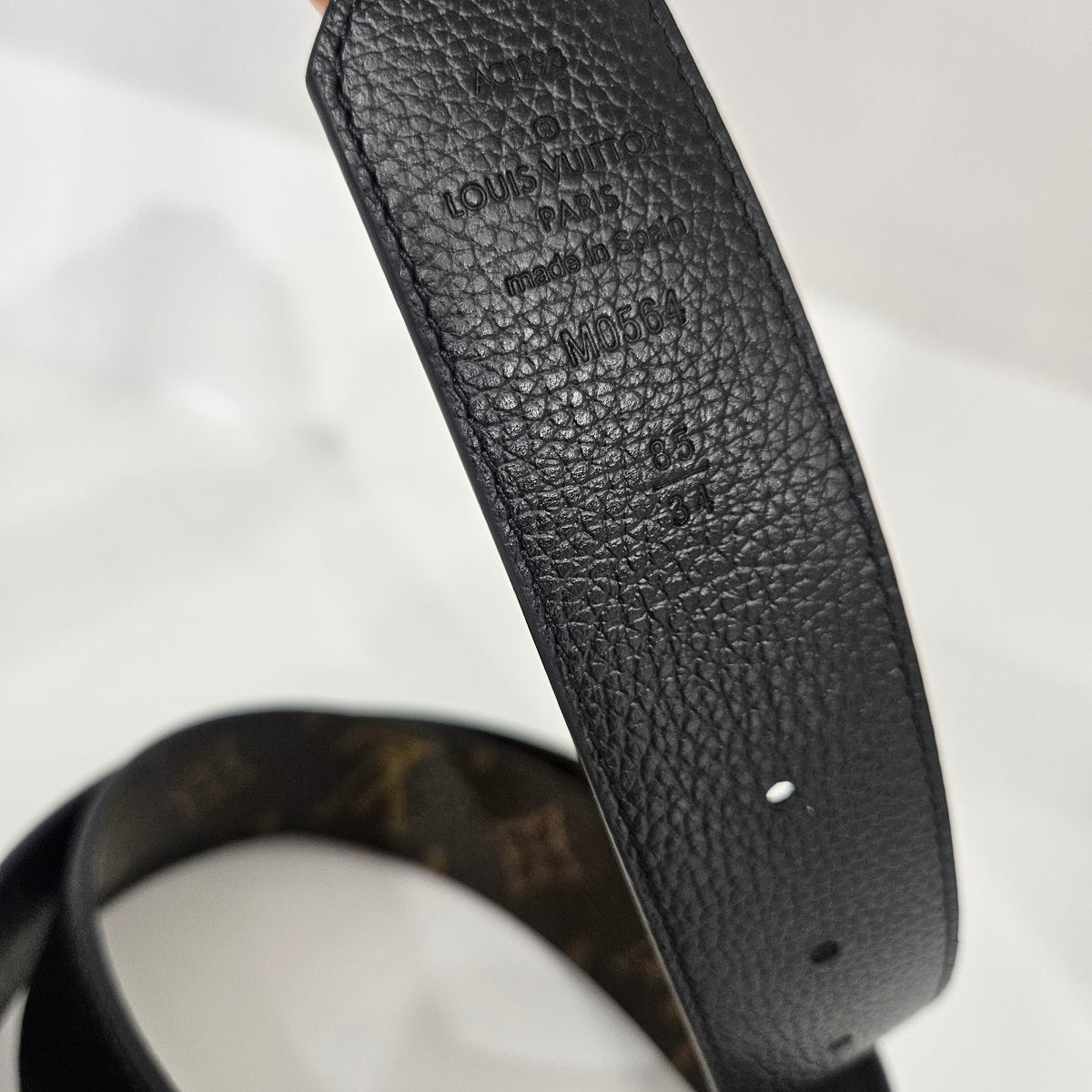Louis Vuitton Monogram Circle LV Belt orig retail $895