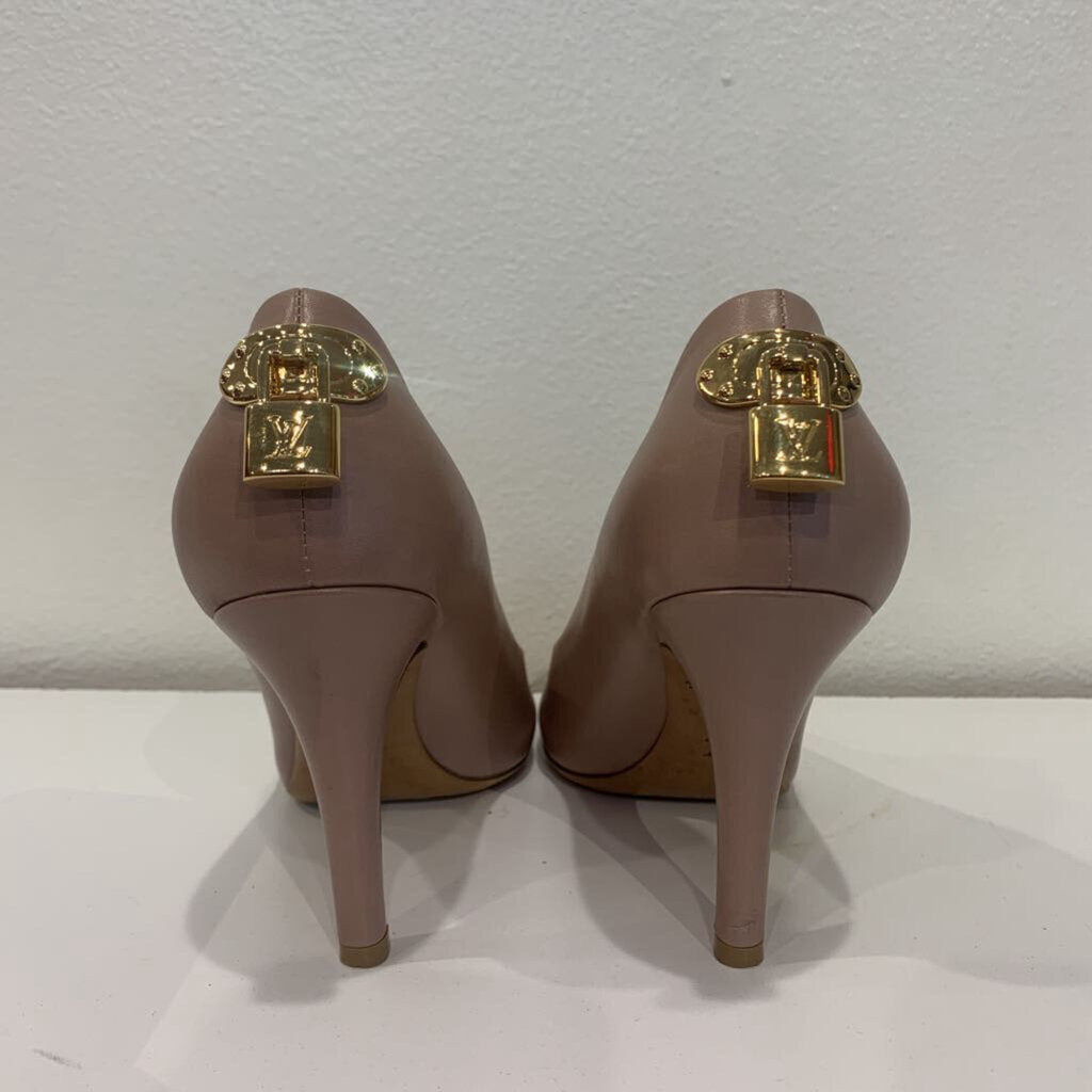 Louis Vuitton Beige Heels w/Gold Lock