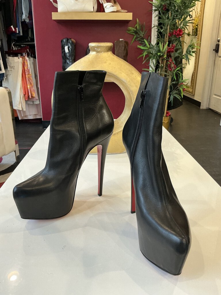 Louboutin Black Black Daffodil Leather Heels