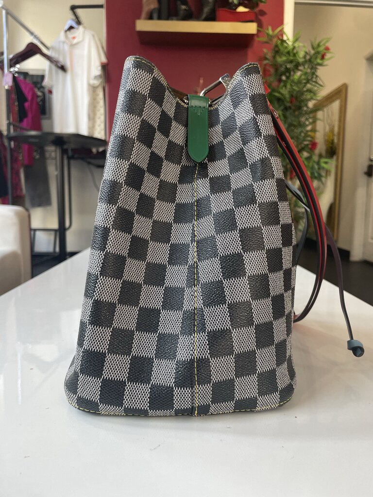 Louis Vuitton Neo Noe MM Bucket Bag