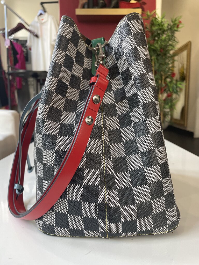 Louis Vuitton Neo Noe MM Bucket Bag
