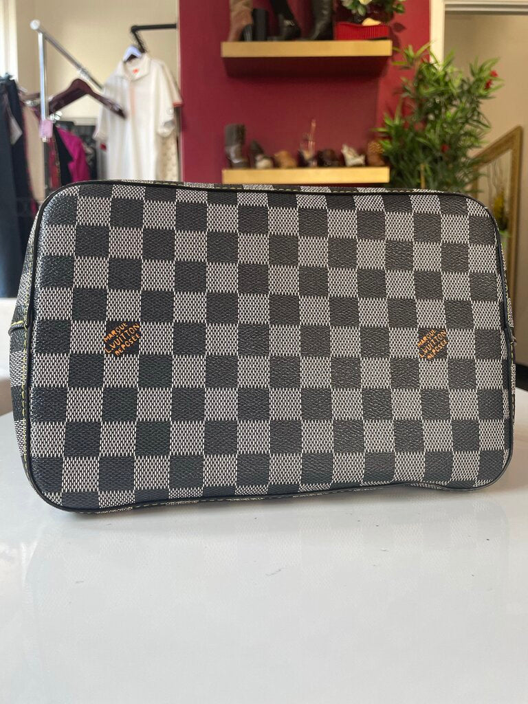 Louis Vuitton Neo Noe MM Bucket Bag