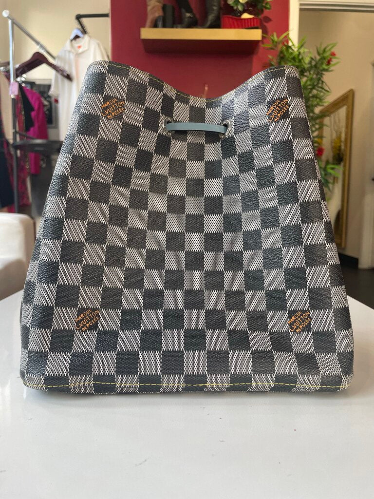 Louis Vuitton Neo Noe MM Bucket Bag