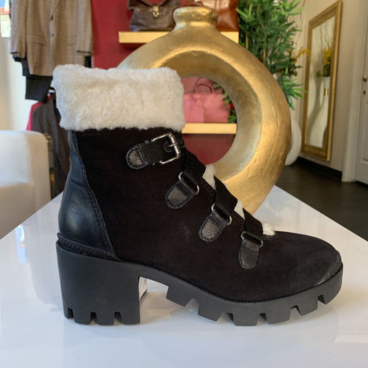Schutz Black Arethusa Boots *orig retail $250*