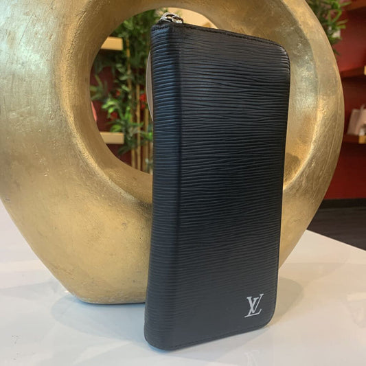 Louis Vuitton 2020 Black Epi Leather Zippy Vertical Wallet